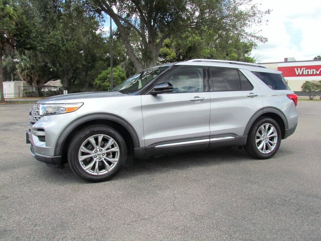 Used 2020 Ford Explorer Limited RWD image 4