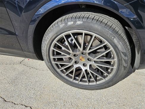 Used 2022 Porsche Cayenne image 41