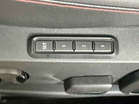 Used 2025 Volkswagen Jetta GLI Autobahn FWD image 21