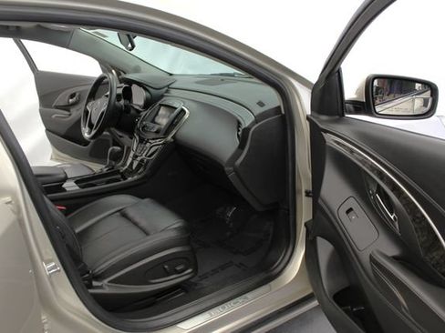 Used 2016 Buick LaCrosse Leather FWD image 19