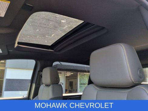 Used 2024 Chevrolet Silverado 2500 ZR2 w/ Technology Package AWD/4WD image 20