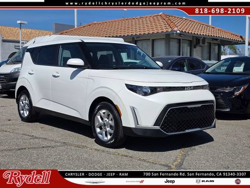 Used 2024 Kia Soul LX w/ Option Group 015 FWD image 1