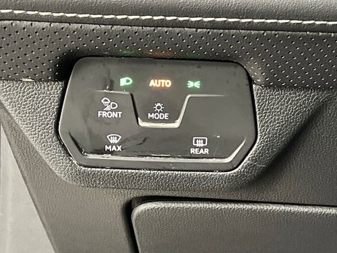 Used 2024 Volkswagen Atlas SE image 47