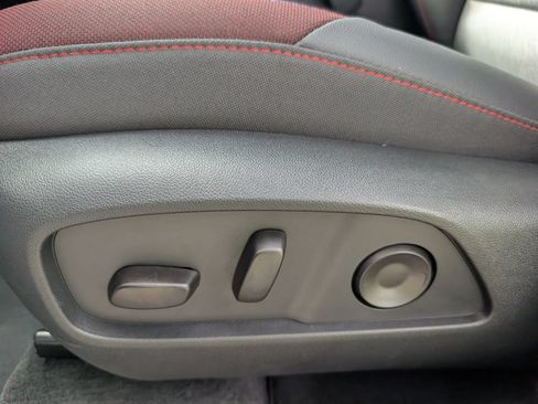 New 2026 Chevrolet Equinox RS w/ Convenience Package III FWD image 33