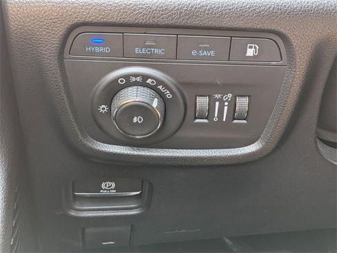 Used 2023 Jeep Grand Cherokee Summit w/ Advanced Protech Group IV image 17