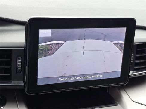 Used 2021 Ford Explorer XLT w/ Equipment Group 202A image 18