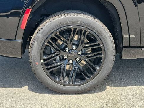 New 2026 Jeep Grand Wagoneer L Limited AWD/4WD image 5