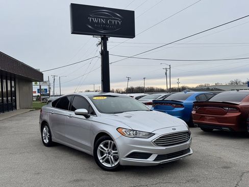 Used 2018 Ford Fusion SE w/ Fusion SE Technology Package image 1