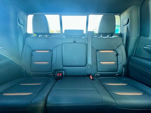 Used 2023 GMC Sierra 1500 AT4 w/ AT4 Preferred Package image 14