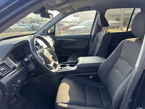 Used 2025 Honda Ridgeline Sport image 16