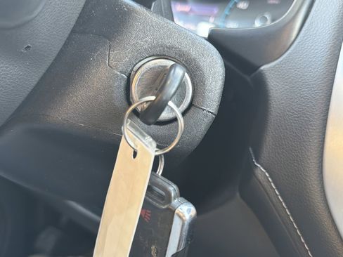 Used 2019 GMC Canyon SLT w/ Driver Alert Package image 34