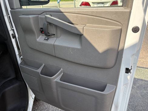 Used 2018 Chevrolet Express 2500 w/ Safety Package RWD image 25