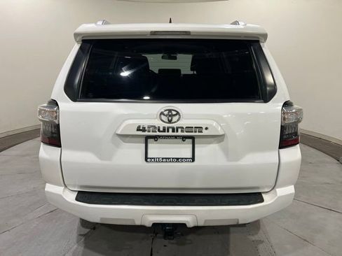 Used 2017 Toyota 4Runner SR5 image 10