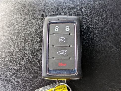 Used 2024 Jeep Grand Cherokee Laredo w/ Luxury Tech Group I AWD/4WD image 31