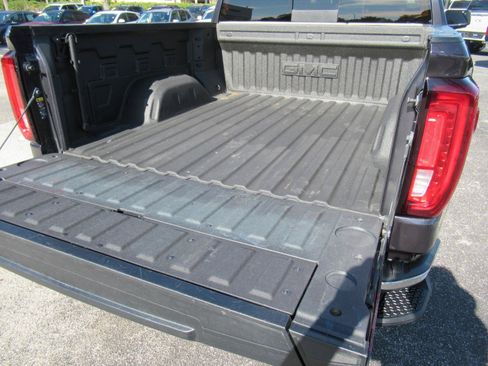 Used 2024 GMC Sierra 1500 SLT w/ SLT Premium Plus Package AWD/4WD image 34