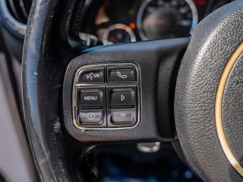 Used 2013 Jeep Wrangler Unlimited Rubicon w/ Connectivity Group image 16