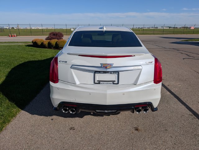 Used 2019 Cadillac CTS V w/ Luxury Package RWD image 8