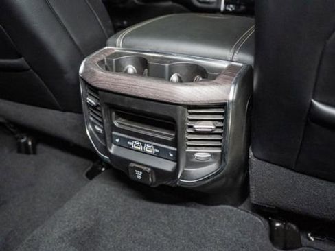 New 2025 RAM 2500 Laramie AWD/4WD image 15