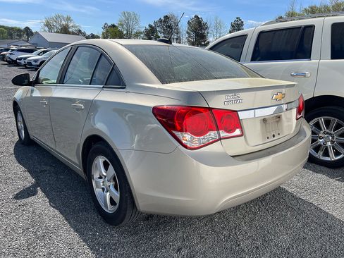 Used 2016 Chevrolet Cruze LT image 3