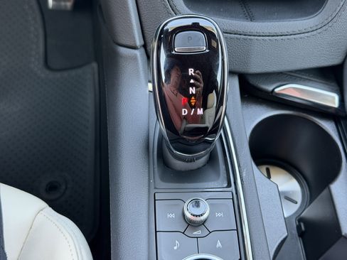 Certified 2024 Cadillac XT6 Sport w/ LPO, ONYX Package image 28