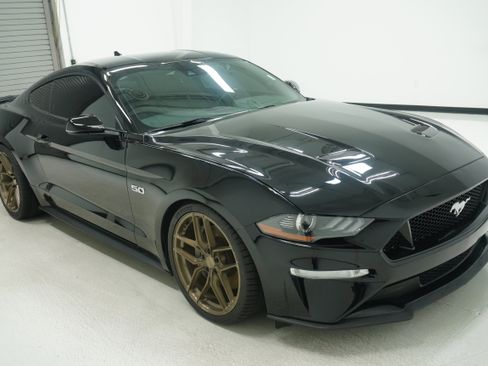Used 2022 Ford Mustang GT Premium w/ Equipment Group 401A RWD image 3