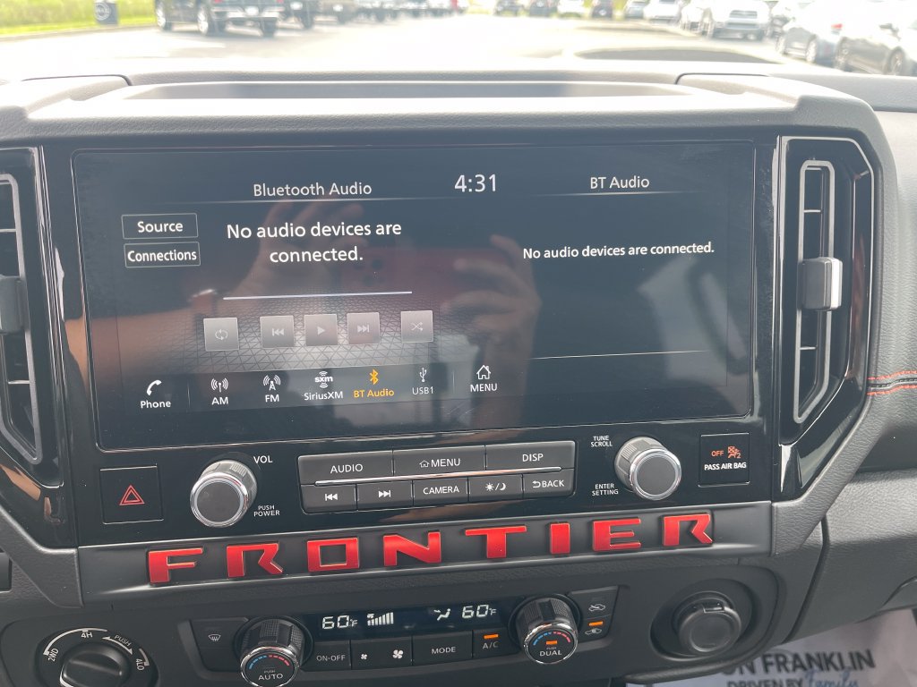 Used 2025 Nissan Frontier PRO-4X AWD/4WD image 22