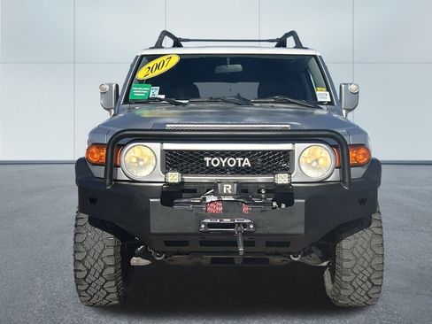 Used 2007 Toyota FJ Cruiser 4WD image 3