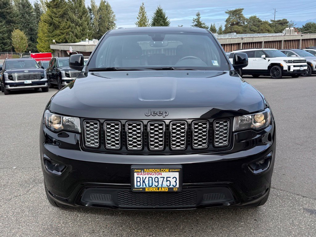 Used 2018 Jeep Grand Cherokee Altitude AWD/4WD image 4