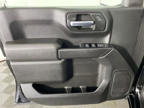 Used 2019 Chevrolet Silverado 1500 Custom w/ Custom Convenience Package image 10