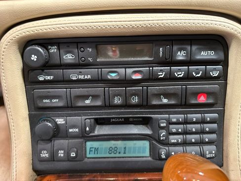 Used 2004 Jaguar XK8 Convertible RWD image 12