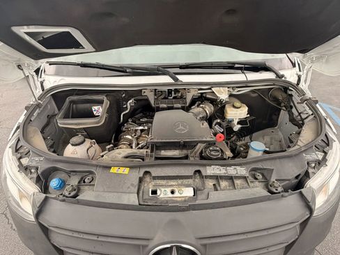 Used 2023 Mercedes-Benz Sprinter 2500 image 12