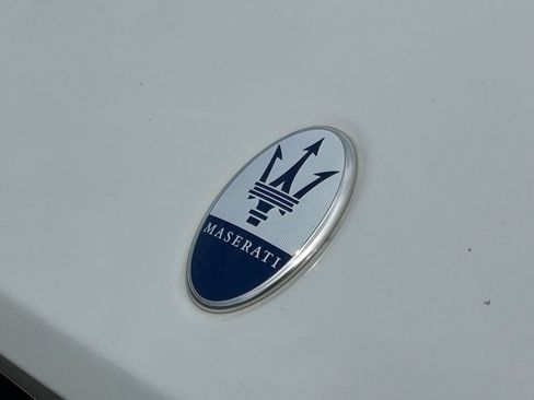 Used 2023 Maserati Levante GT AWD/4WD image 46
