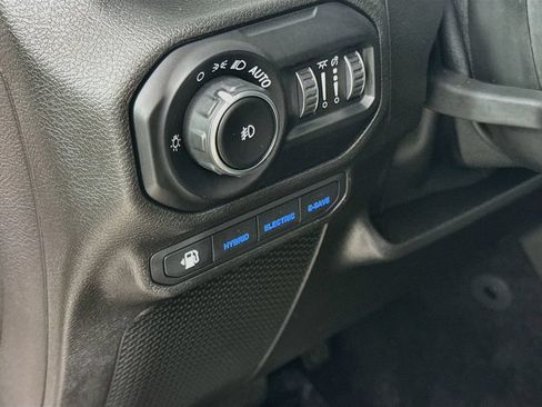 Used 2021 Jeep Wrangler Unlimited Sahara w/ Cold Weather Group AWD/4WD image 12