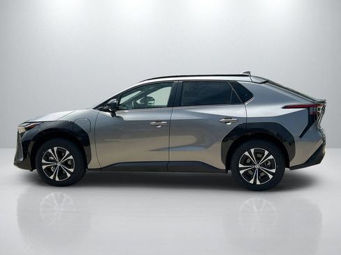 Used 2024 Toyota bZ4X AWD image 8