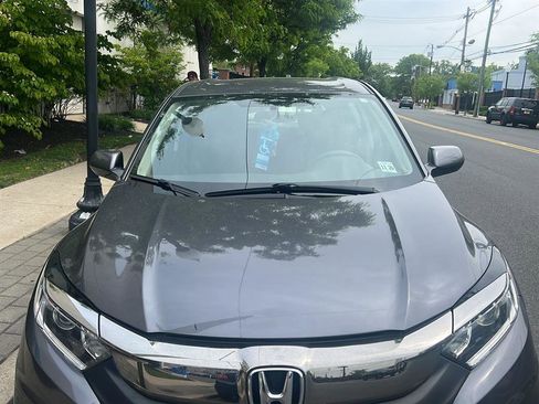 Certified 2022 Honda HR-V LX image 2