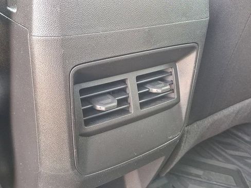 Used 2025 Chevrolet Colorado W/T RWD image 20