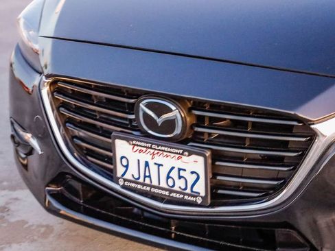 Used 2018 MAZDA MAZDA3 Grand Touring w/ Premium Equipment Package image 6