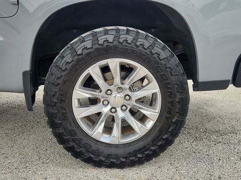 Used 2024 Chevrolet Silverado 1500 Custom Trail Boss AWD/4WD image 31