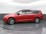 New 2026 Chrysler Pacifica Select image 4