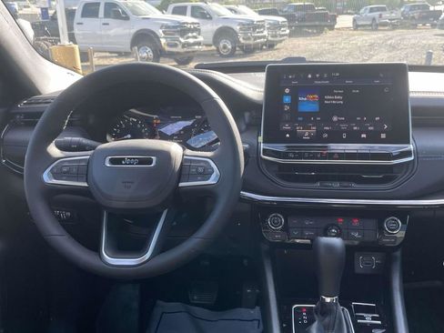 New 2026 Jeep Compass Latitude AWD/4WD image 22