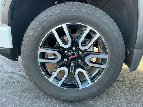 Used 2025 GMC Sierra 1500 AT4 w/ Technology Package AWD/4WD image 26