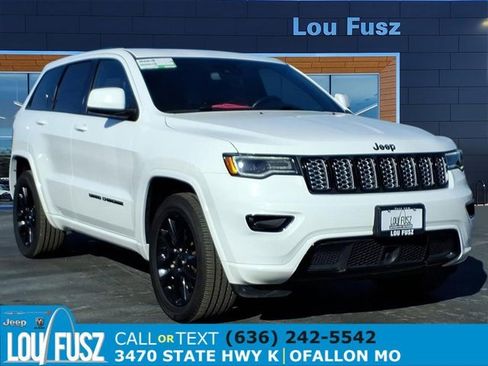 Used 2021 Jeep Grand Cherokee Laredo X image 1