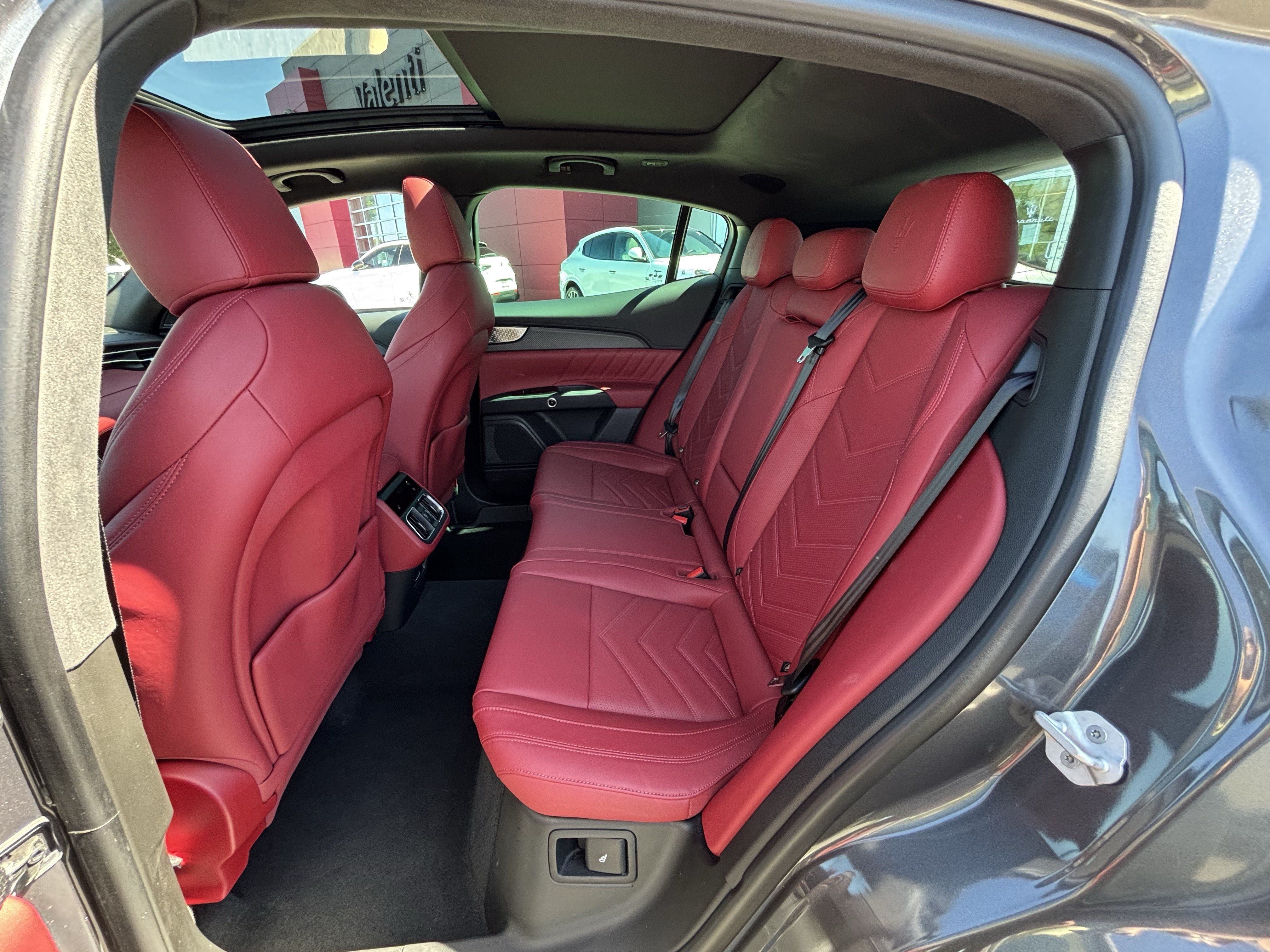 Used 2023 Maserati Grecale Folgore AWD/4WD image 44