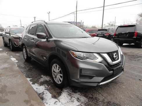 Used 2017 Nissan Rogue SV image 6