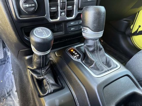 Used 2024 Jeep Wrangler Unlimited Sport AWD/4WD image 31