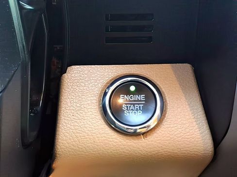 Used 2021 Ford F250 Lariat w/ Lariat Ultimate Package image 16