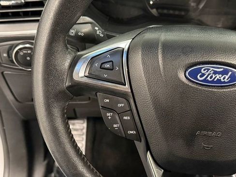 Used 2020 Ford Edge Titanium image 28