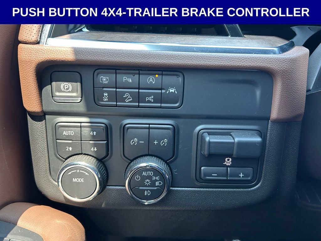 Used 2025 Chevrolet Suburban High Country w/ Sun And Tow Package AWD/4WD image 17