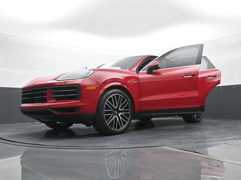Certified 2026 Porsche Cayenne S AWD/4WD image 31