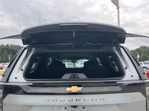 New 2026 Chevrolet Suburban Premier image 6